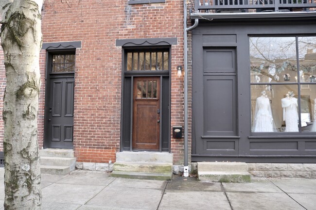 Apartment door entry - 402 Overton St