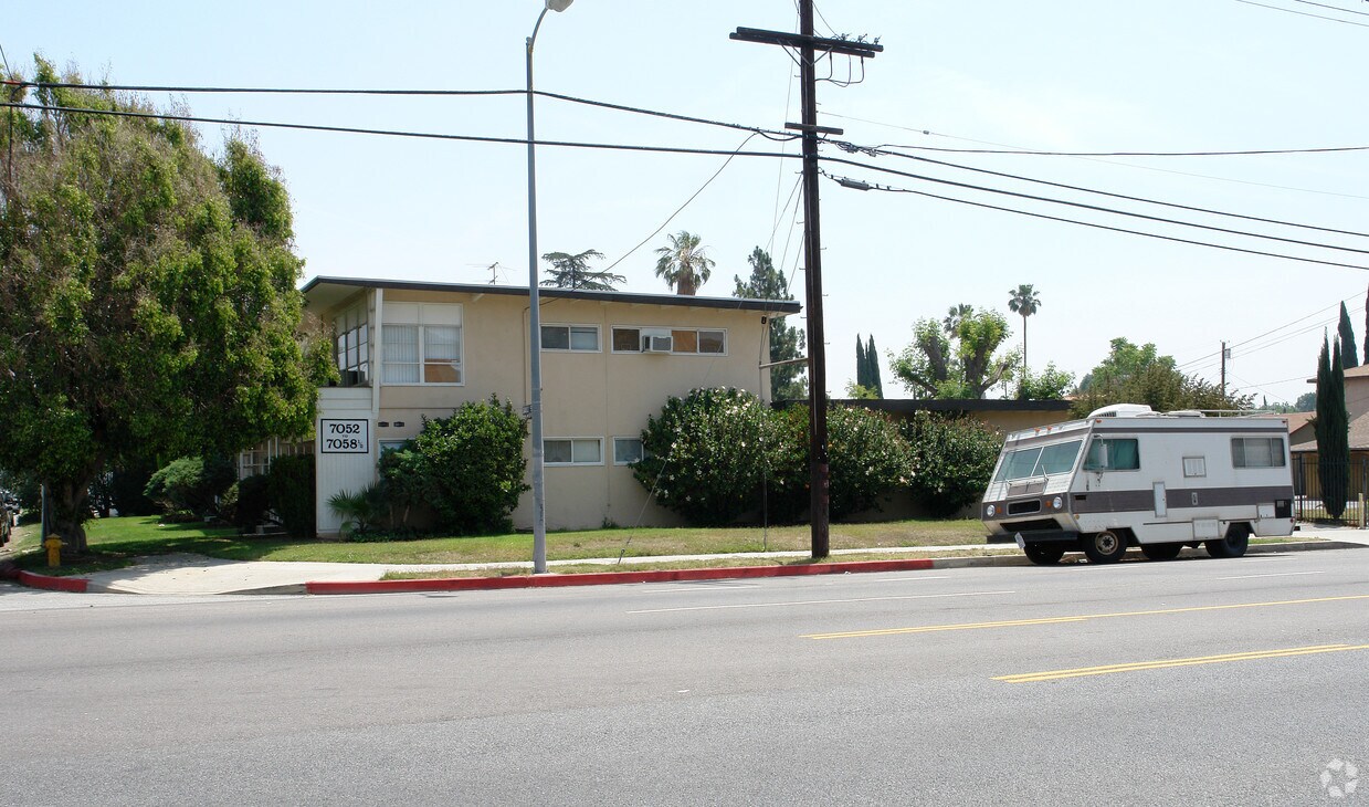 Building Photo - 7052-7058 Woodley Ave
