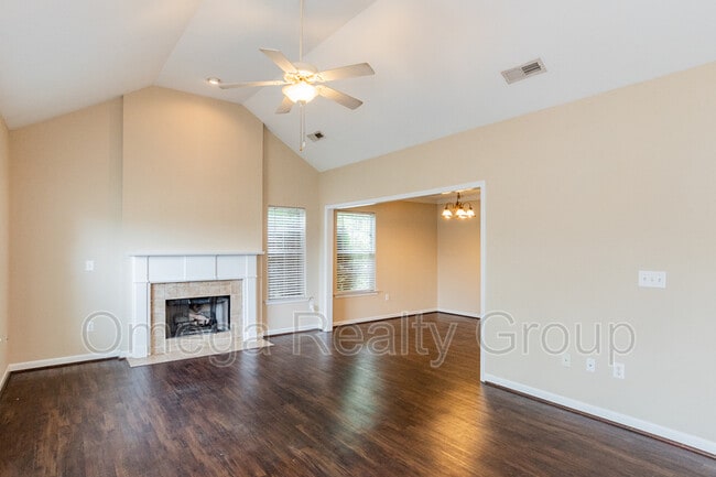 Foto del edificio - 203 Saratoga Ln