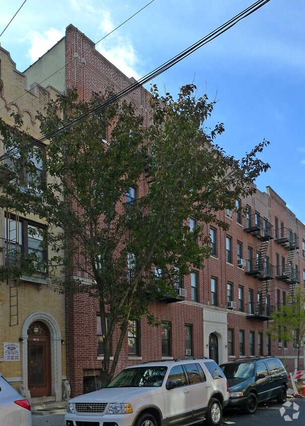 Foto del edificio - 99-42 41st Ave