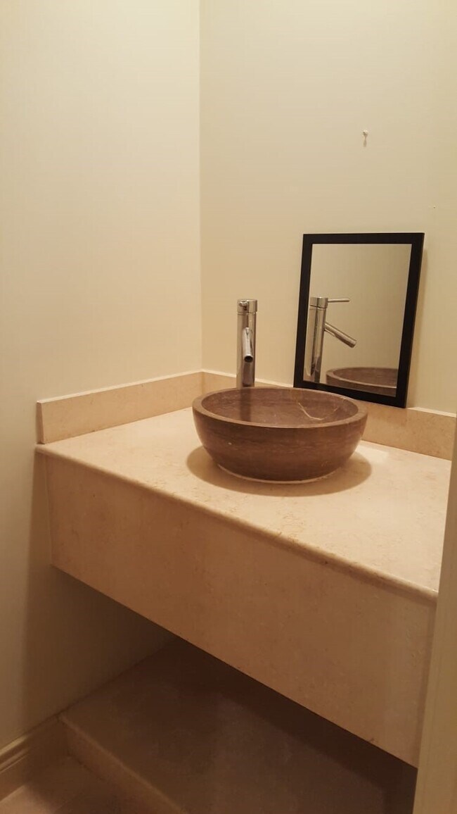 Foto del edificio - 4035 Lanark Ln