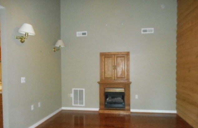 Building Photo - 450 Grayson Ln