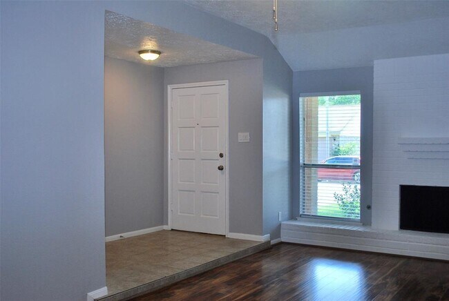 Foto del edificio - 1207 Strawberry Park Ln