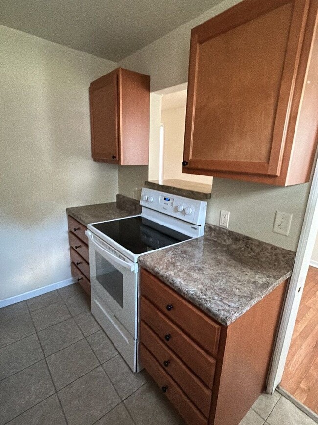 Photo - 2013-2015 Elmwood Ave. Apartment