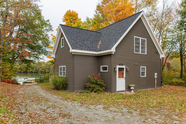 Building Photo - 1439 White Hill Rd