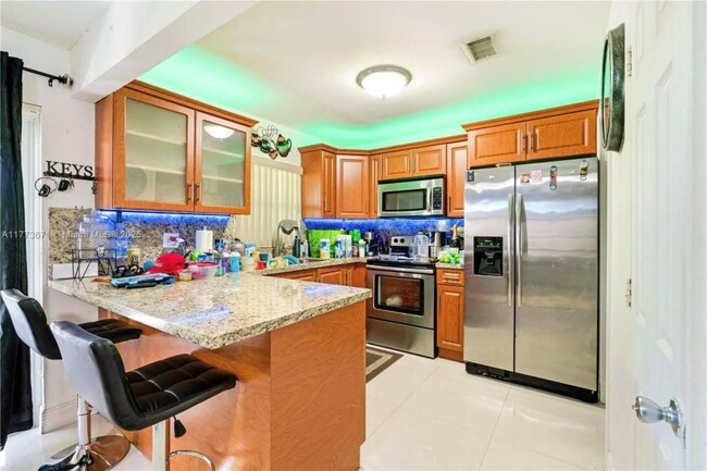 Foto del edificio - 3 bedroom in Miami FL 33165