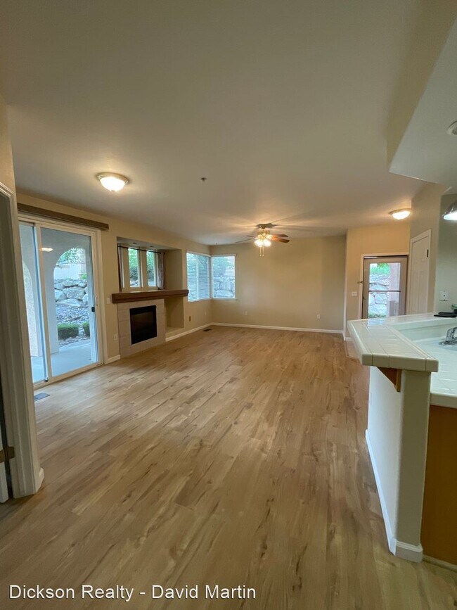 Building Photo - 2 br, 2 bath House - 6140 Ingleston Dr. Un...