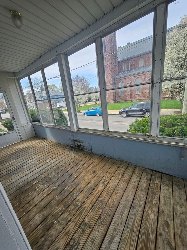 Foto del edificio - 4 bedroom single family home