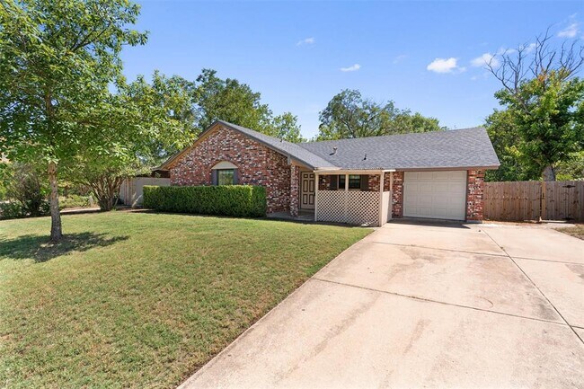 Building Photo - 325 Heartwood Dr