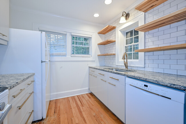 Building Photo - 1344 Winburn Dr