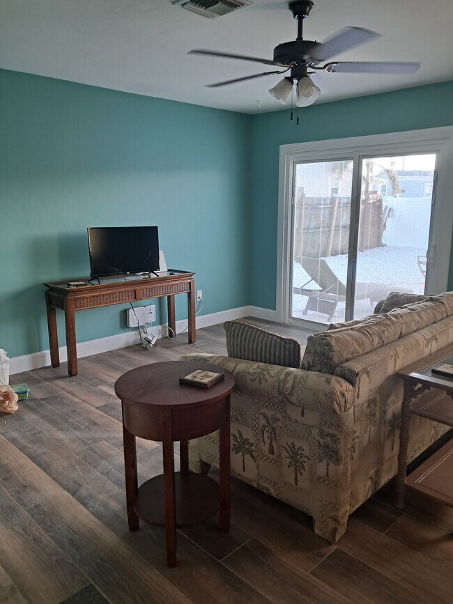 Foto del edificio - 17274 Whitewater Ct