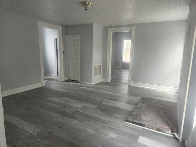 Living Room - 1036 S 7th St