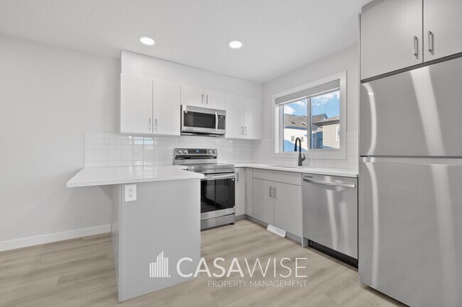 Photo du bâtiment - 10250-102157 157 St NW