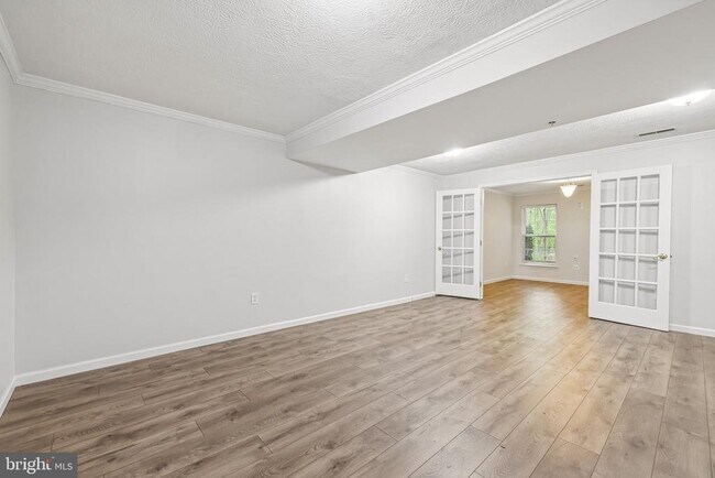 Foto del edificio - 8727 Thornbrook Dr