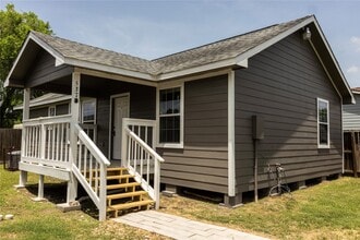 Building Photo - 537 Cottontail Dr