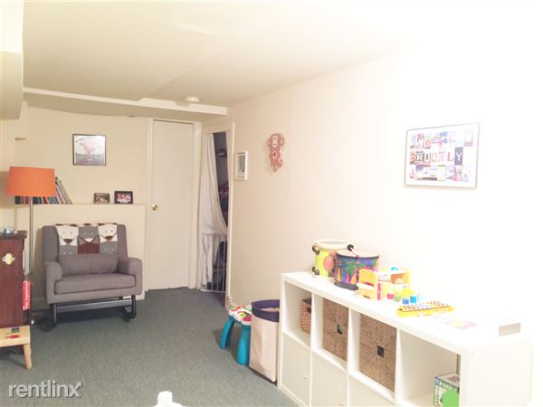 Building Photo - 726 Sackett St