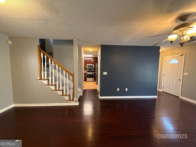 Building Photo - 1145 Chateau Terrace