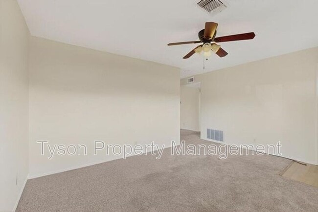 Building Photo - 1225 Del Mastro Dr SW