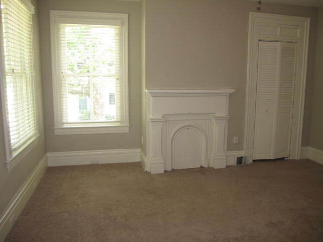 Building Photo - Greendale