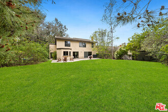 Building Photo - 780 Carriage Cir