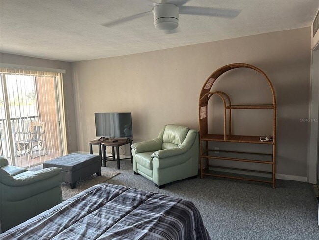 Foto del edificio - 750 Burlington Ave N