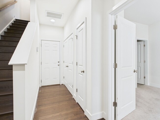 Foto del edificio - 5404 Coopers Walk Ln