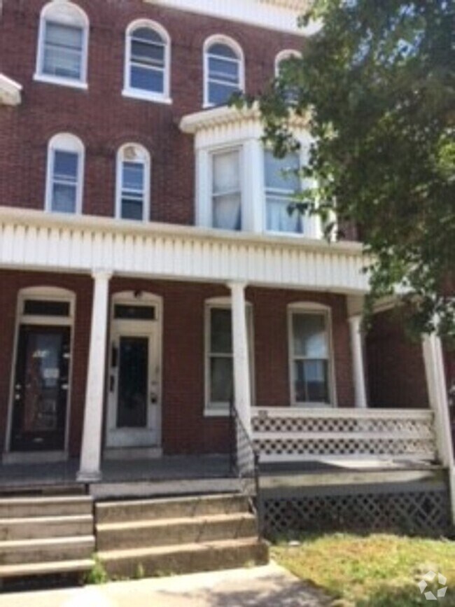 Building Photo - 926 W Princess St
