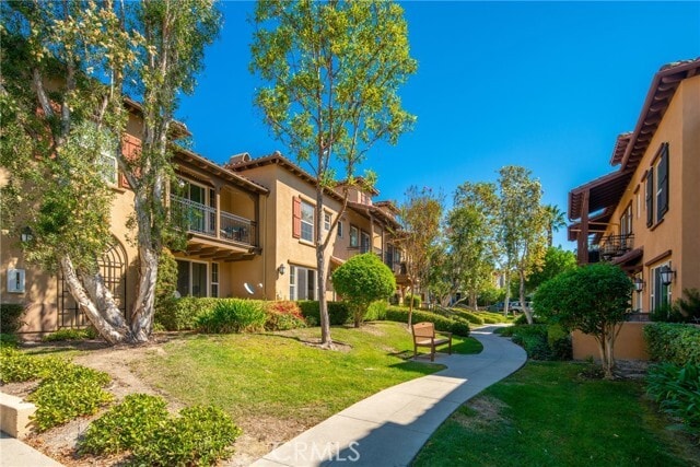 Building Photo - 12 Vinca Ct