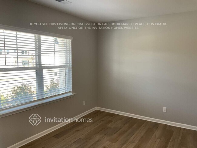 Building Photo - 532 Almere Dr