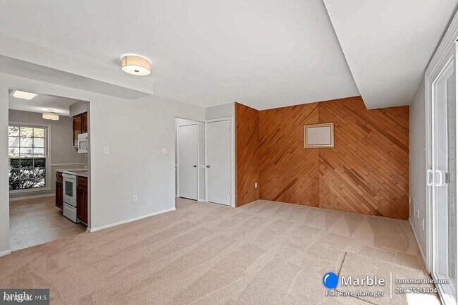Building Photo - 3 br, 1.5 bath Townhome - 22348 Mayfield Ter
