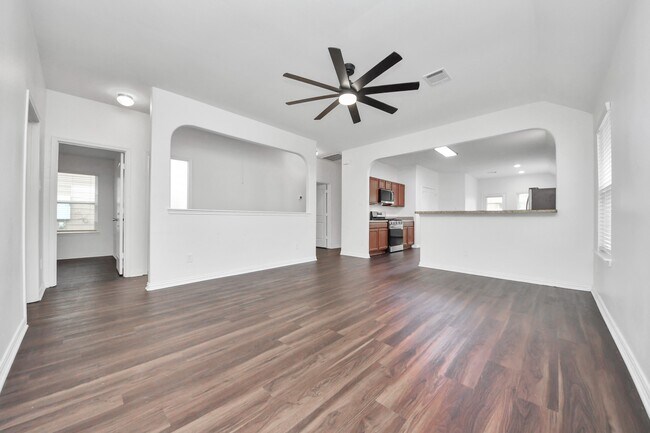 Building Photo - 10306 White Fir Villa Ave