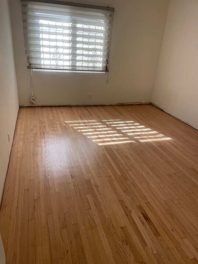 Foto del edificio - 10513 Crenshaw Blvd