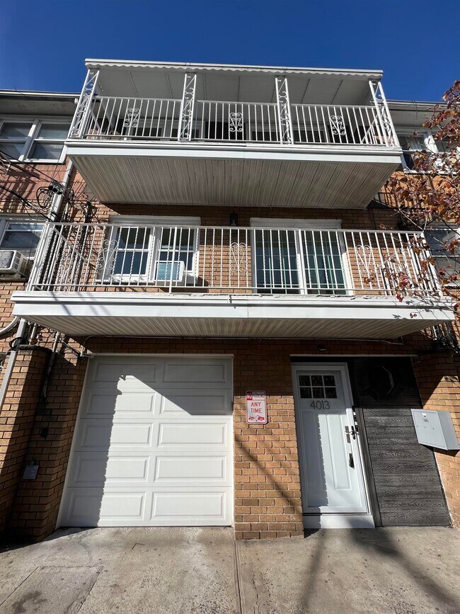 Building Photo - 4013 Hudson Ave