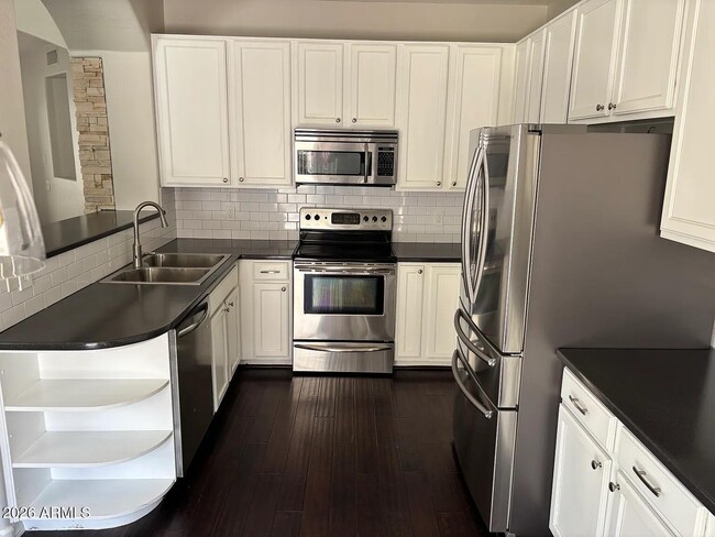 Building Photo - 451 W Mountain Sage Dr