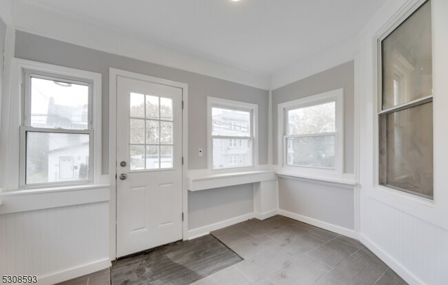 Building Photo - 27 Wolcott Terrace