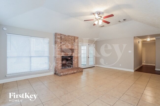 Building Photo - 2922 Laurelridge Dr