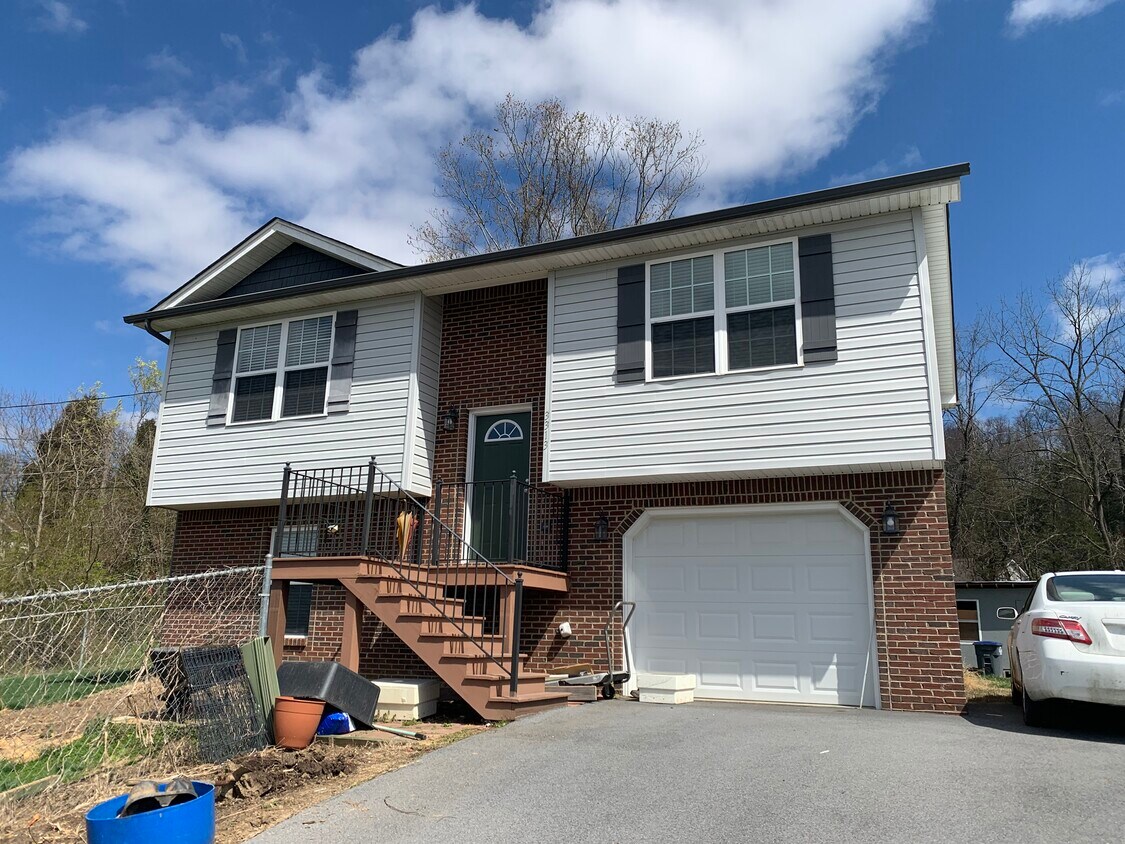 3313 Atoka Cir, Kingsport, TN 37664 House Rental in Kingsport, TN