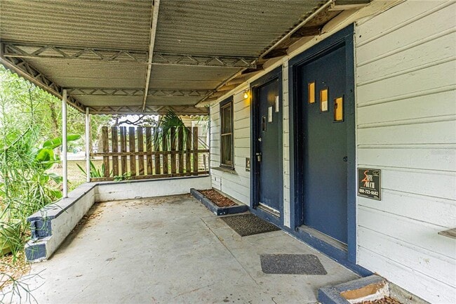 Building Photo - 10704 N Annette Ave