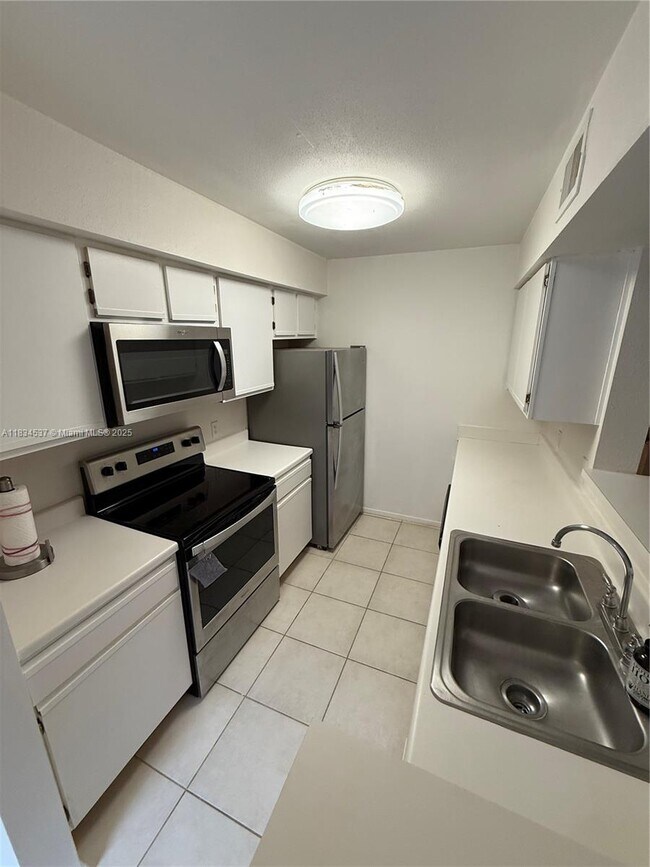 Foto del edificio - 2350 NW 33rd St