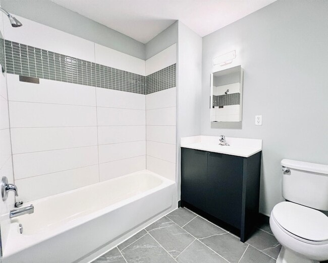 Building Photo - 160 Lafayette St