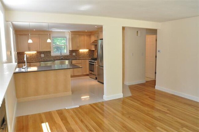Foto del edificio - 4-bed SFH Newton