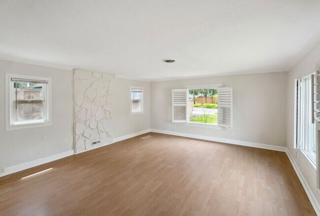 Foto del edificio - 6310 NE Skidmore St