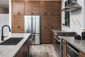 Building Photo - Avalon Hawk