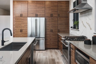 Building Photo - Avalon Hawk