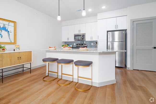 1BR, 1BA - 736SF Kitchen - Durrington Ridge