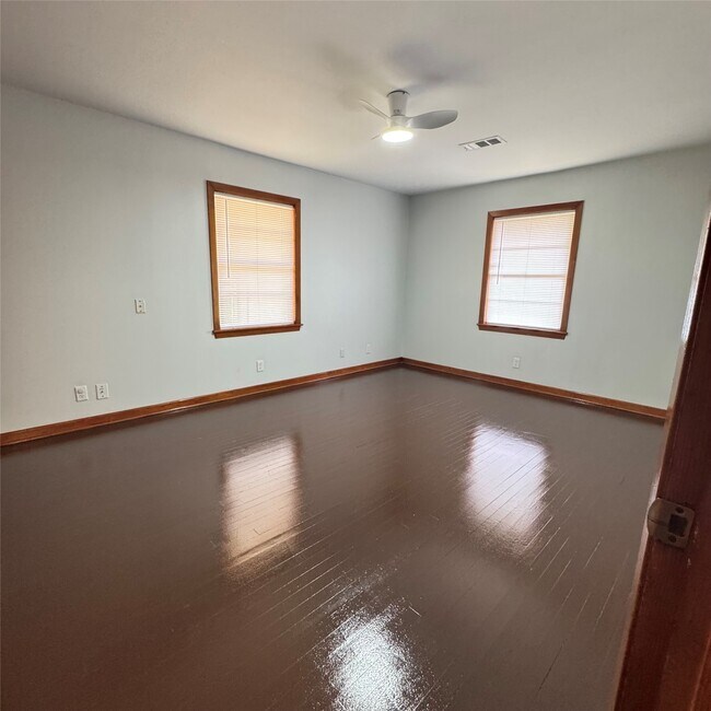 Foto del edificio - 1701 Gillette St