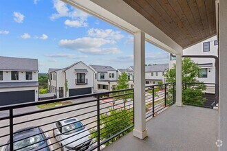 Building Photo - 701 Ariana Ct