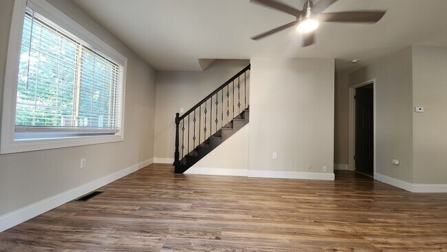 Foto del edificio - 550 S Clay Ave