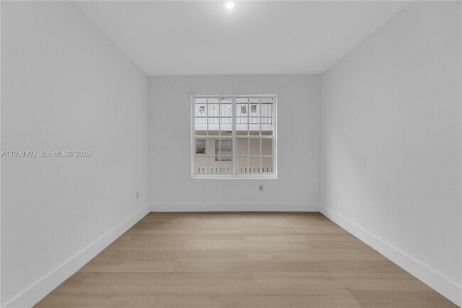 Building Photo - 605 Euclid Ave