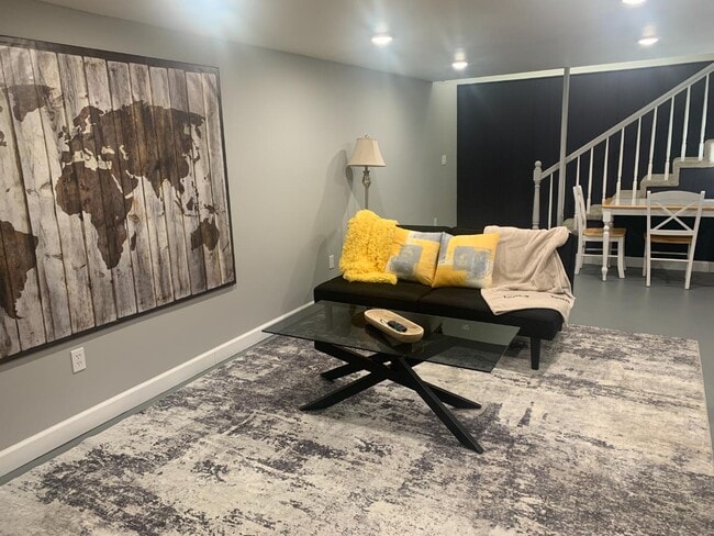 Foto del edificio - 2709 Highland Dr